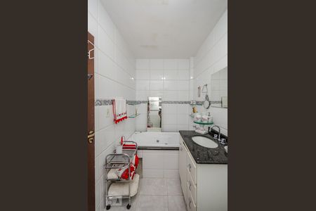 Apartamento à venda com 200m², 4 quartos e 5 vagas Apartamento à venda com 200m², 4 quartos e 5 vagasBanheiro da Suíte 1