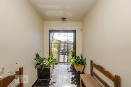 Apartamento à venda com 200m², 4 quartos e 5 vagas Apartamento à venda com 200m², 4 quartos e 5 vagasEntrada