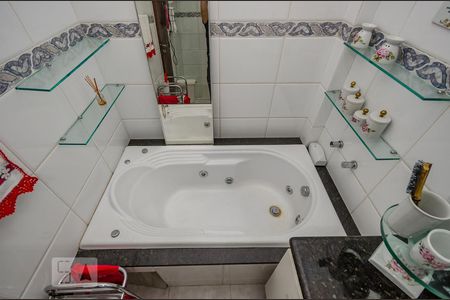 Apartamento à venda com 200m², 4 quartos e 5 vagas Apartamento à venda com 200m², 4 quartos e 5 vagasBanheiro da Suíte 1