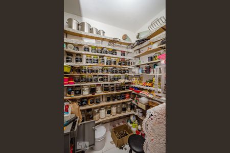 Apartamento à venda com 200m², 4 quartos e 5 vagas Apartamento à venda com 200m², 4 quartos e 5 vagasDespensa