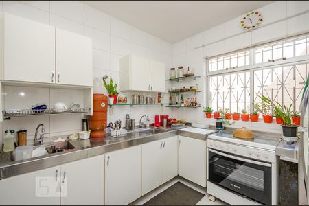 Apartamento à venda com 200m², 4 quartos e 5 vagas Apartamento à venda com 200m², 4 quartos e 5 vagasCozinha