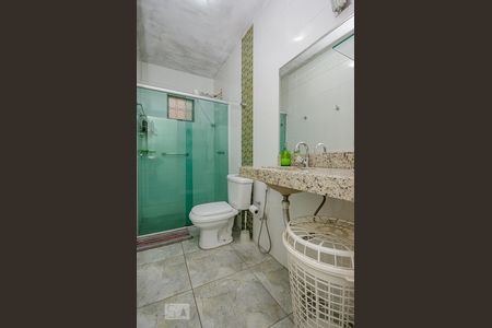 Casa à venda com 180m², 3 quartos e 4 vagasBanheiro Social