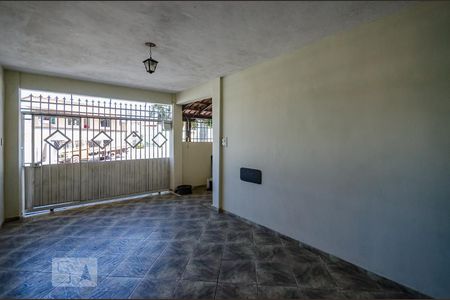 Casa à venda com 180m², 3 quartos e 4 vagasGaragem