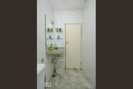 Casa à venda com 180m², 3 quartos e 4 vagasBanheiro Social