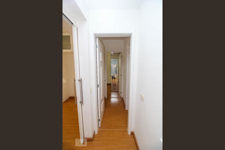 Corredor de apartamento à venda com 2 quartos, 90m² em Humaitá, Rio de Janeiro