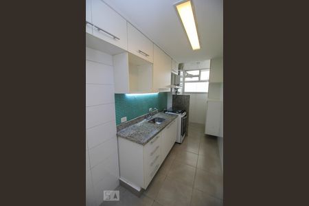 Apartamento à venda com 90m², 2 quartos e 1 vagaCozinha - Armários