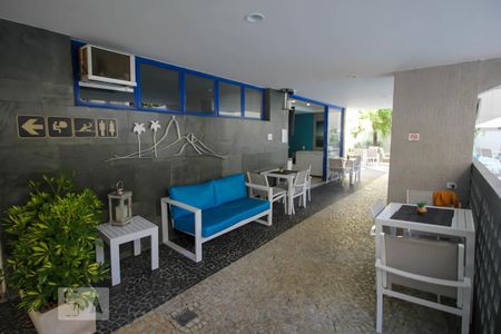 Apartamento à venda com 90m², 2 quartos e 1 vagaBar da Piscina