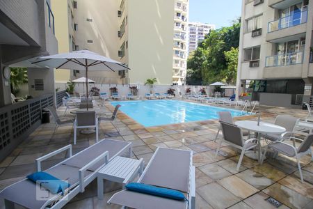 Apartamento à venda com 90m², 2 quartos e 1 vagaÁrea comum - Piscina