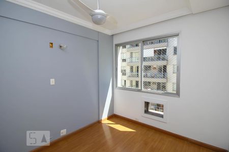 Apartamento à venda com 90m², 2 quartos e 1 vagaQuarto 2
