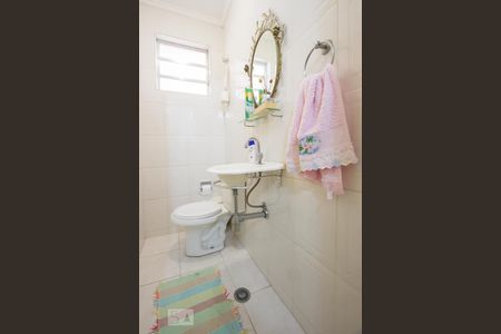 Casa à venda com 110m², 3 quartos e 2 vagasLavabo