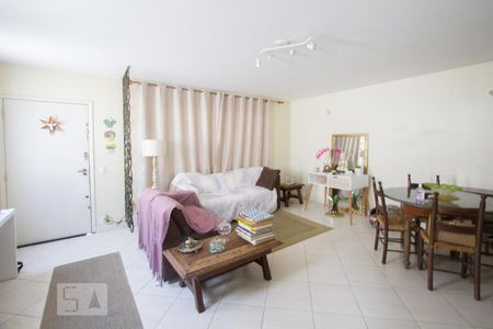 Sala de casa à venda com 3 quartos, 110m² em Campo Belo, São Paulo