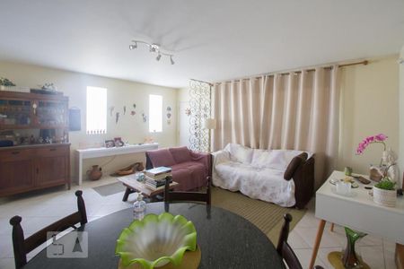 Sala de casa à venda com 3 quartos, 110m² em Campo Belo, São Paulo