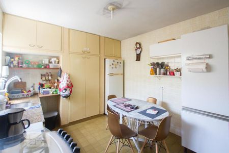 Casa à venda com 110m², 3 quartos e 2 vagasCozinha