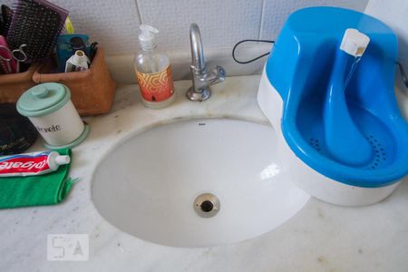 Casa à venda com 110m², 3 quartos e 2 vagasDetalhe Banheiro