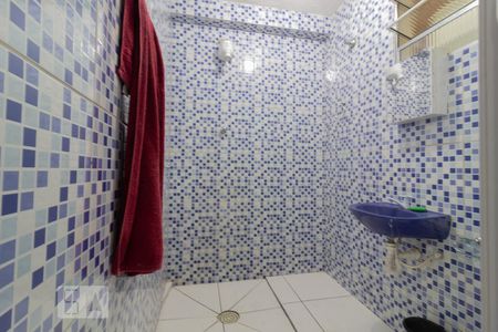 Banheiro de casa para alugar com 1 quarto, 45m² em Conjunto Habitacional A E Carvalho, São Paulo