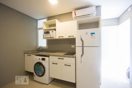 Cozinha de kitnet/studio para alugar com 1 quarto, 25m² em Jardim Aeroporto, São Paulo