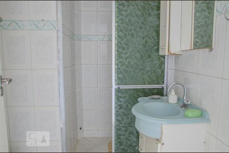Banheiro de casa de condomínio à venda com 3 quartos, 110m² em Vila Carbone, São Paulo