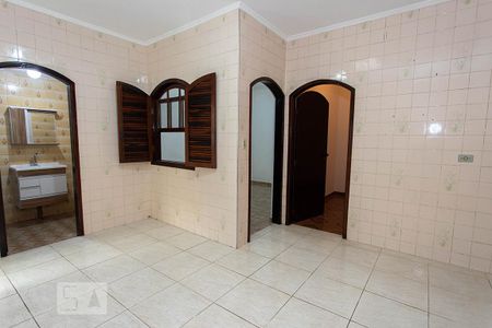 Casa para alugar com 190m², 4 quartos e 2 vagas Casa para alugar com 190m², 4 quartos e 2 vagasCozinha