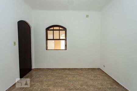 Casa para alugar com 190m², 4 quartos e 2 vagas Casa para alugar com 190m², 4 quartos e 2 vagasQuarto 2