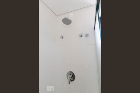 Banheiro de kitnet/studio para alugar com 1 quarto, 40m² em Carvoeira, Florianópolis