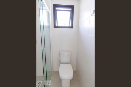 Banheiro de kitnet/studio para alugar com 1 quarto, 40m² em Carvoeira, Florianópolis