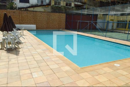 Casa de condomínio à venda com 200m², 3 quartos e 1 vagaÁrea comum - Piscina