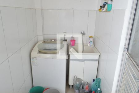 Casa de condomínio à venda com 200m², 3 quartos e 1 vagaÁrea de Serviço