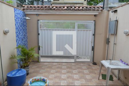 Casa de condomínio à venda com 200m², 3 quartos e 1 vagaGaragem