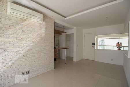 Sala de apartamento para alugar com 2 quartos, 78m² em Jacarepaguá, Rio de Janeiro
