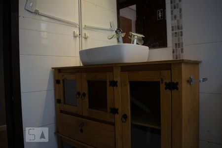 Banheiro de apartamento para alugar com 1 quarto, 56m² em Centro Histórico, Porto Alegre