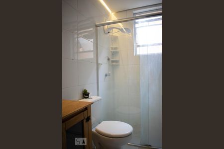 Banheiro de apartamento para alugar com 1 quarto, 56m² em Centro Histórico, Porto Alegre