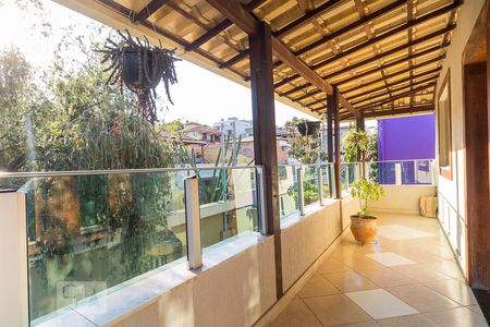 Varanda 1 de casa à venda com 3 quartos, 234m² em Trevo, Belo Horizonte