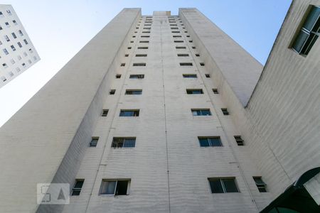 Apartamento à venda com 57m², 2 quartos e 1 vaga Apartamento à venda com 57m², 2 quartos e 1 vagaFachada do bloco