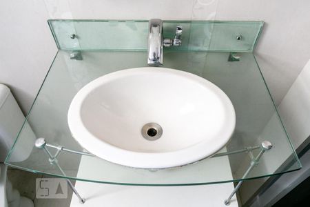 Apartamento à venda com 57m², 2 quartos e 1 vaga Apartamento à venda com 57m², 2 quartos e 1 vagaBanheiro