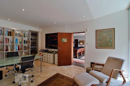 Casa à venda com 550m², 3 quartos e 6 vagasÁrea Inferior