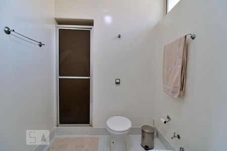 Casa à venda com 550m², 3 quartos e 6 vagasBanheiro
