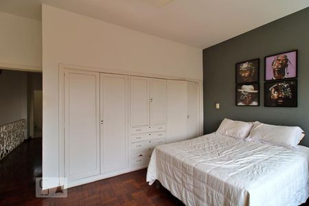 Casa à venda com 550m², 3 quartos e 6 vagas Casa à venda com 550m², 3 quartos e 6 vagasQuarto 2