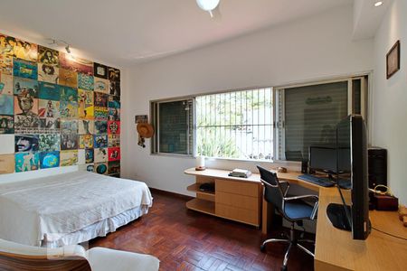 Casa à venda com 550m², 3 quartos e 6 vagas Casa à venda com 550m², 3 quartos e 6 vagasQuarto 3