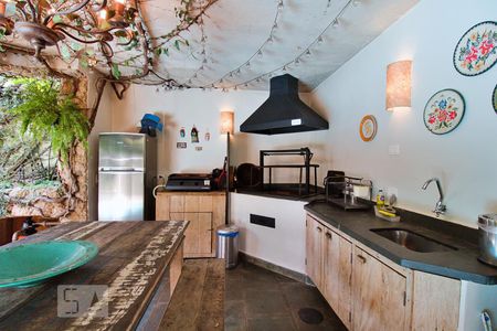 Casa à venda com 550m², 3 quartos e 6 vagasChurrasqueira