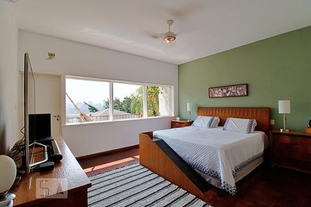 Casa à venda com 550m², 3 quartos e 6 vagasSuíte