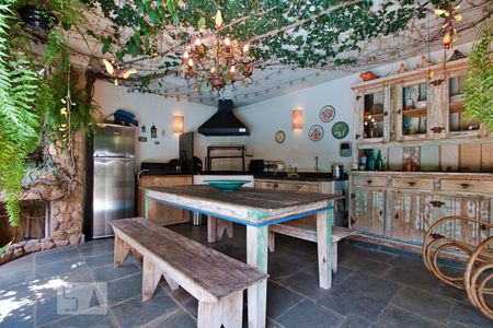 Casa à venda com 550m², 3 quartos e 6 vagasChurrasqueira