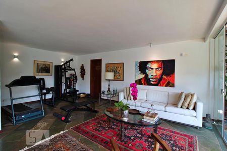 Casa à venda com 550m², 3 quartos e 6 vagasÁrea Inferior