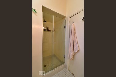 Casa à venda com 550m², 3 quartos e 6 vagas Casa à venda com 550m², 3 quartos e 6 vagasBanheiro da Suíte