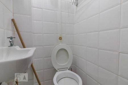 Apartamento à venda com 64m², 2 quartos e sem vaga Apartamento à venda com 64m², 2 quartos e sem vagaBanheiro de Serviço
