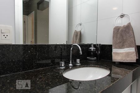 Apartamento para alugar com 80m², 2 quartos e 2 vagasBanheiro Corredor