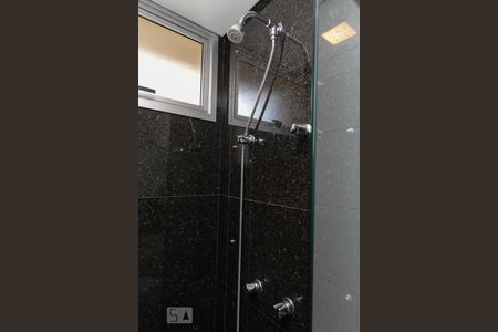 Apartamento para alugar com 80m², 2 quartos e 2 vagasBanheiro Corredor