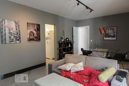 Sala de apartamento para alugar com 2 quartos, 80m² em Santo Antônio, Belo Horizonte