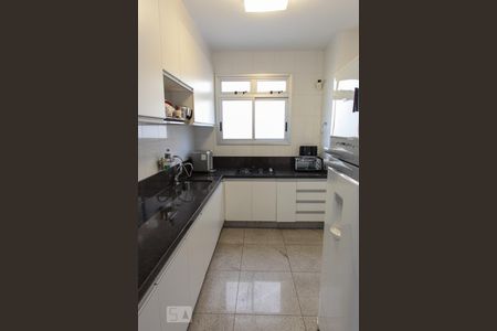 Apartamento para alugar com 80m², 2 quartos e 2 vagasCozinha