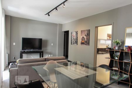 Sala de apartamento para alugar com 2 quartos, 80m² em Santo Antônio, Belo Horizonte