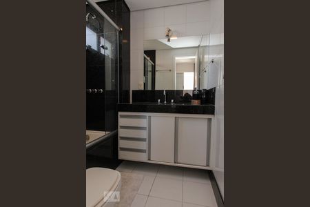 Apartamento para alugar com 80m², 2 quartos e 2 vagasBanheiro da Suíte